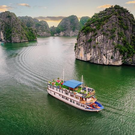 Sunlight Cruise Hotel Ha Long Buitenkant foto