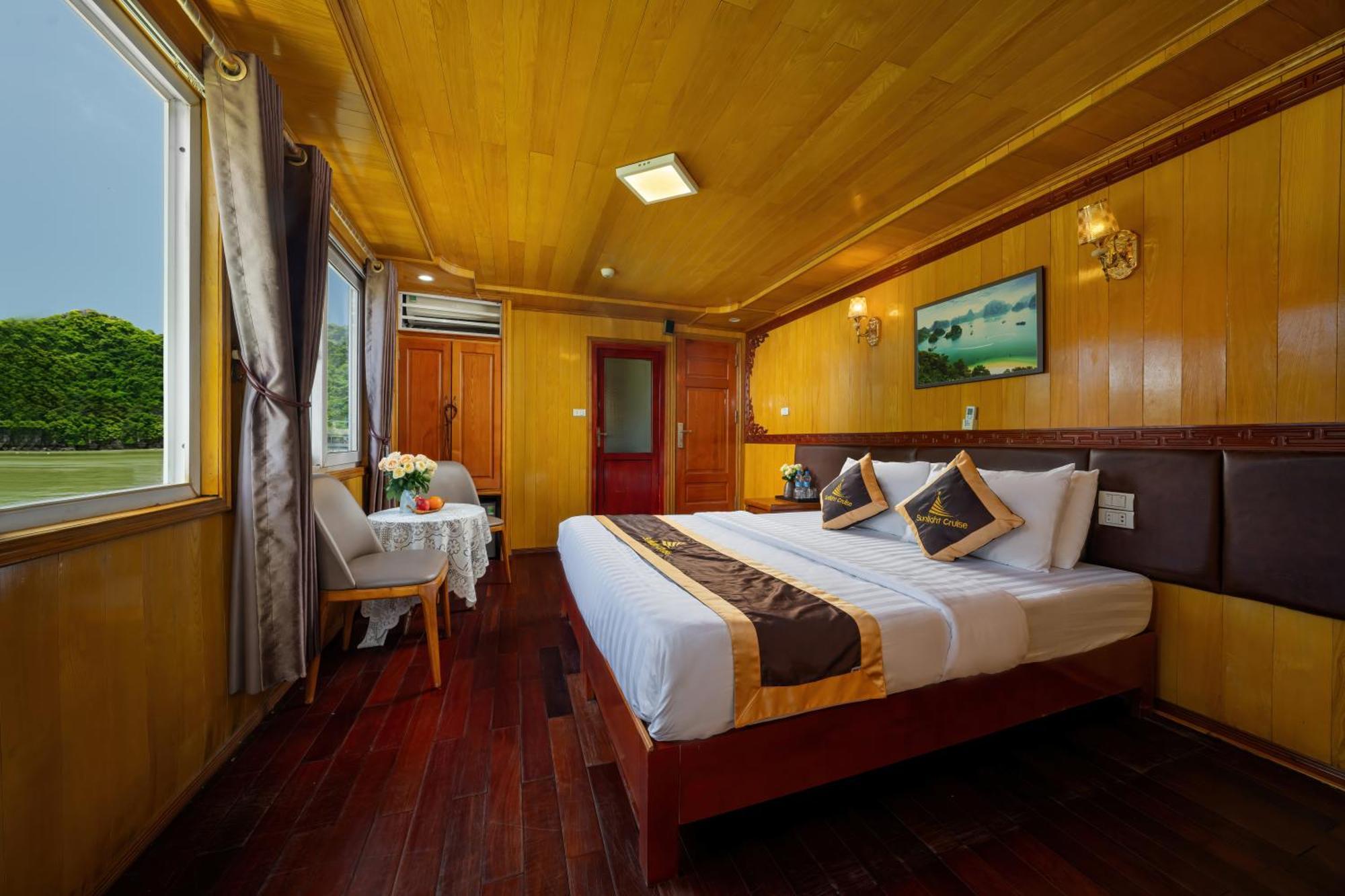 Sunlight Cruise Hotel Ha Long Buitenkant foto