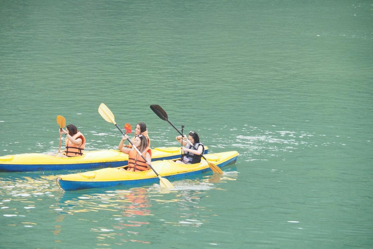 Sunlight Cruise Hotel Ha Long Buitenkant foto